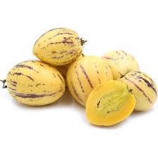 Disfruta del pepino fruta 1 kg, perfecto para añadir frescura y beneficios a tus comidas y bebidas.